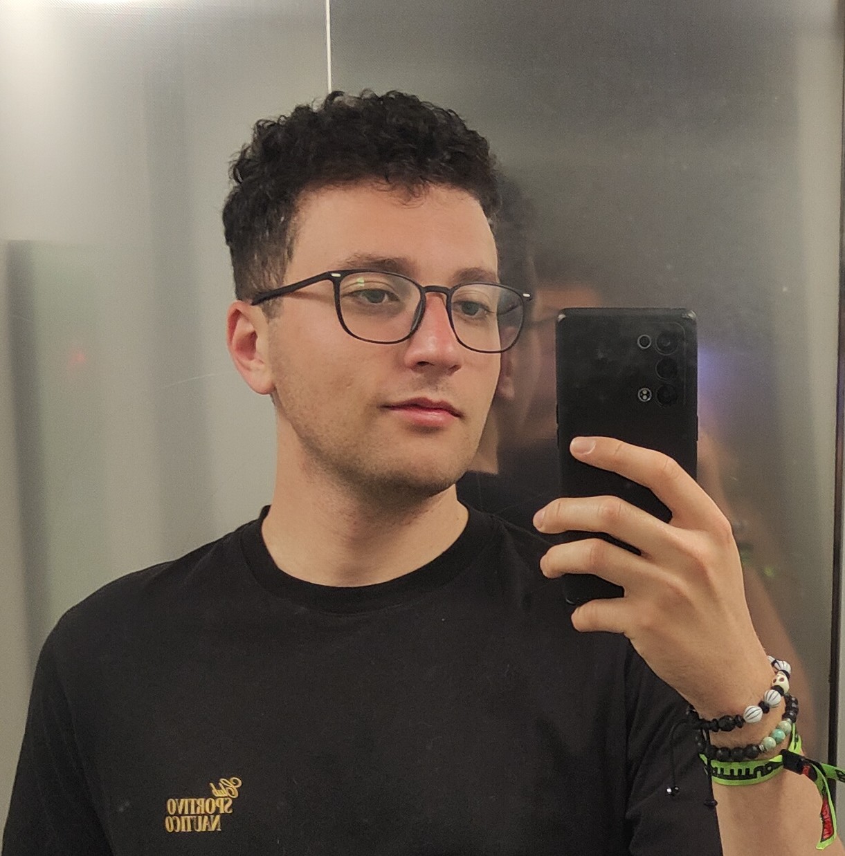 Navigation bar avatar